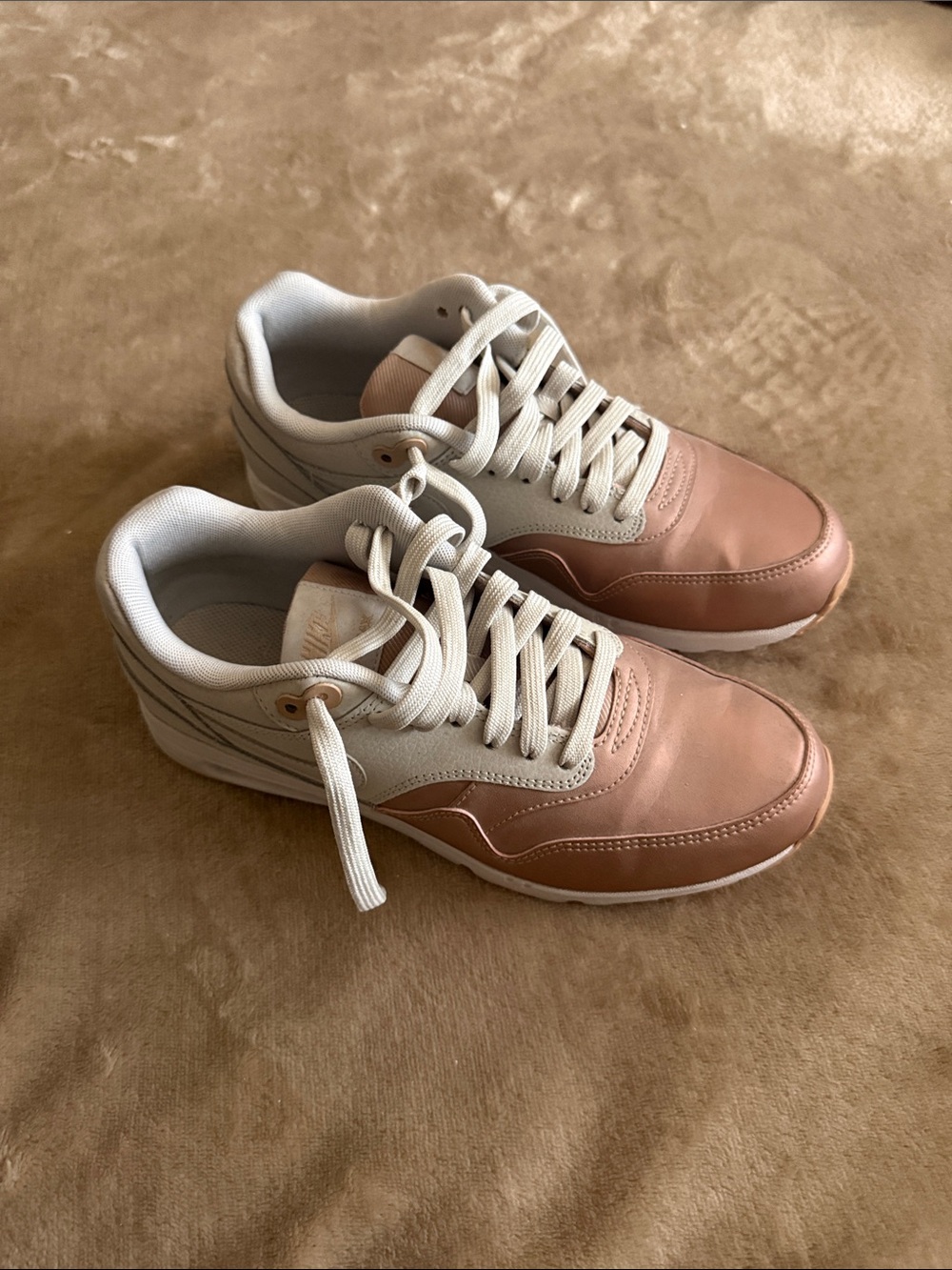 Nike Wmns Air Max 1 Ultra SE Metallic Toe - Size 8